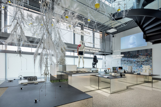 헬로 로봇, 인간과 기계 그리고 디자인 전시작품 모습. <현대차 제공>